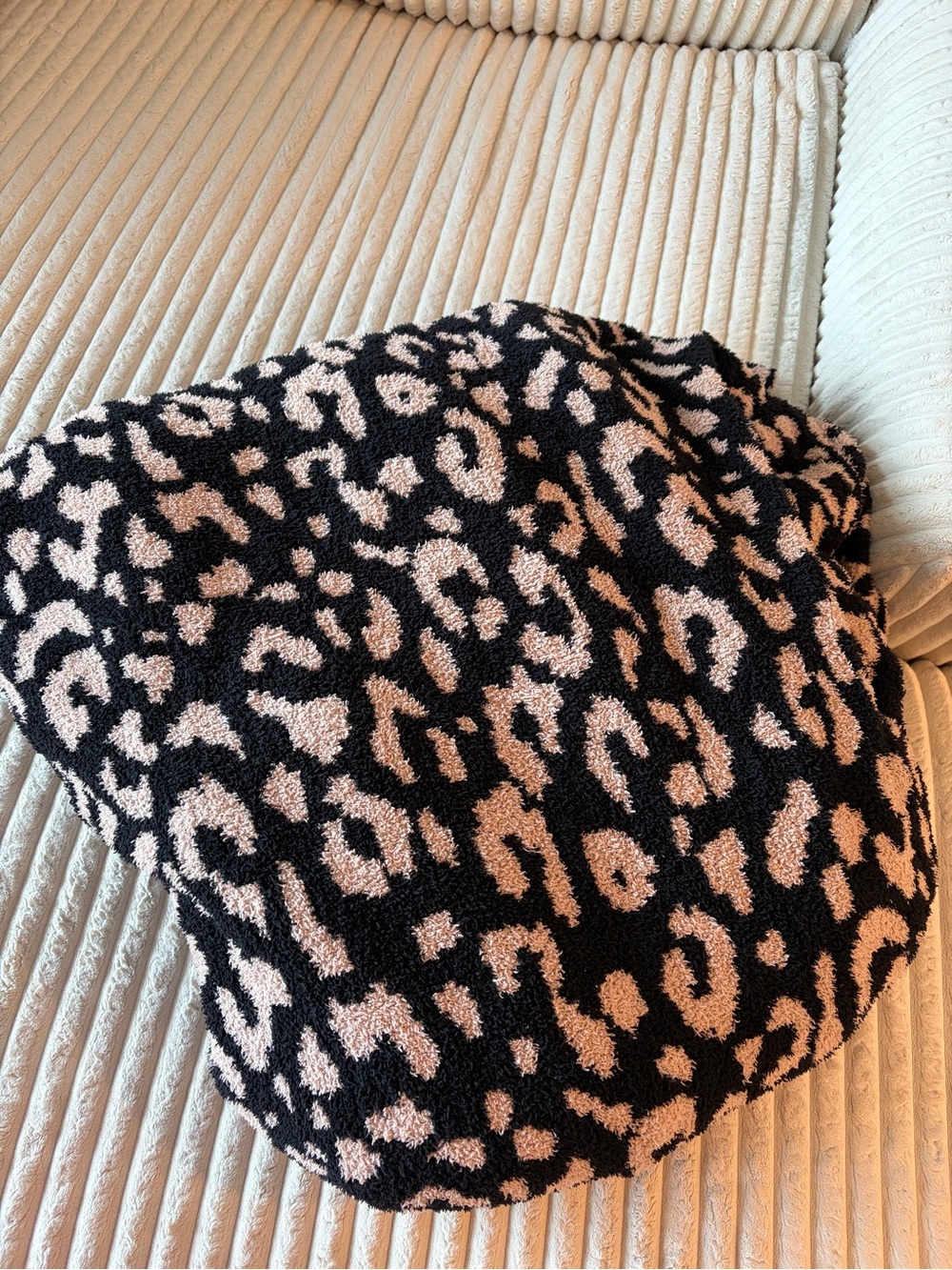 Cupcakes & cashmere king size cheeta blanket